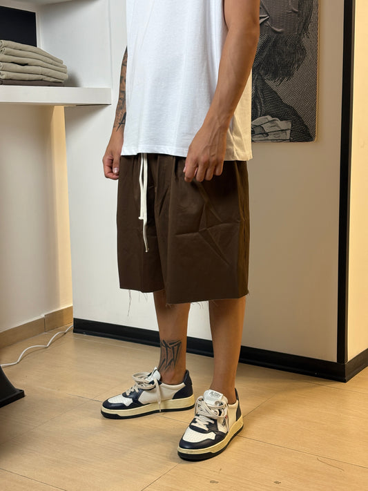 SHORTS OVER CUT