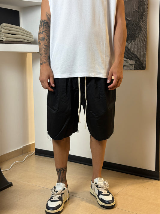 SHORTS OVER CUT