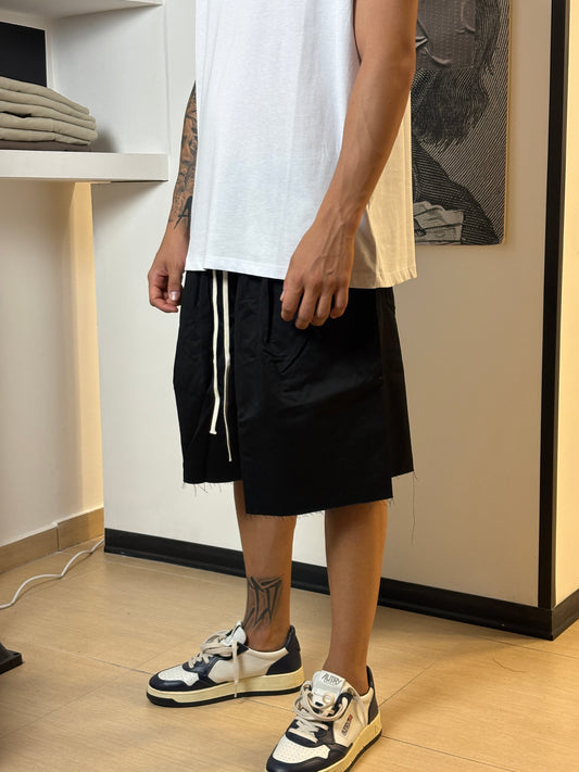 SHORTS OVER CUT