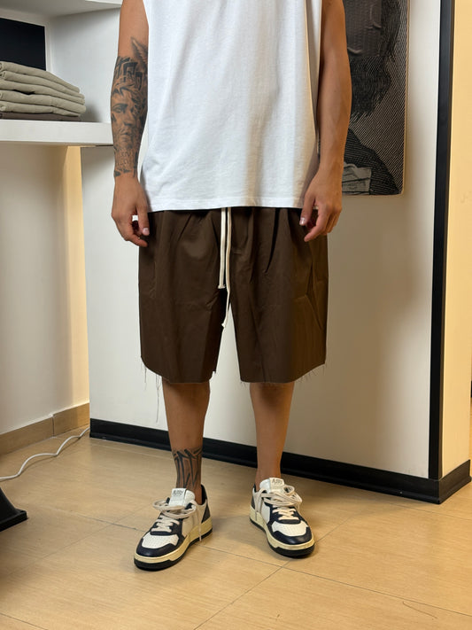 SHORTS OVER CUT